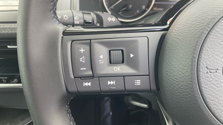 Nissan Qashqai 1.3 DiG-T MH Acenta Premium 5dr Petrol Hatchback